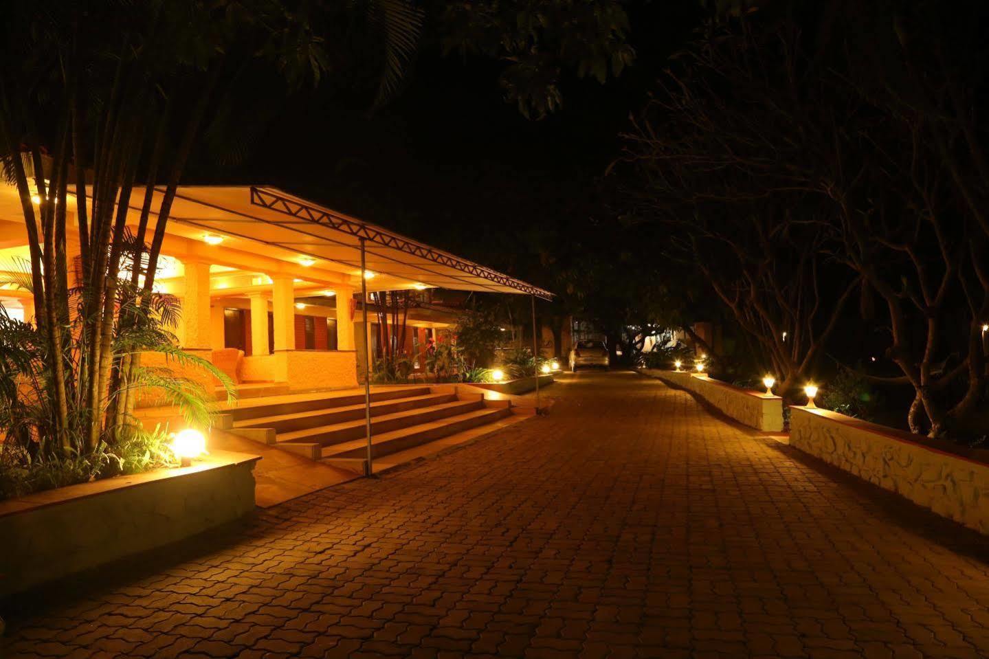 Hotel Outpost@Alibaug Alībāg Zewnętrze zdjęcie